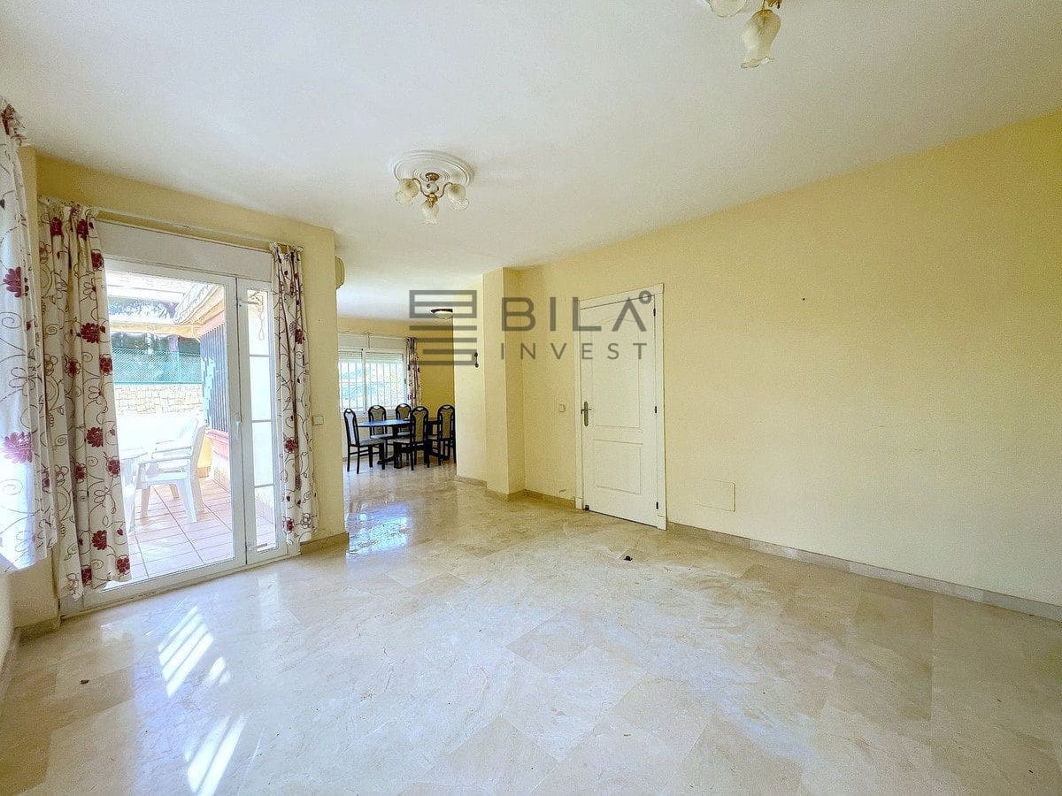 3 sovrum Villa till salu i Riviera del Sol med pool - 470 000 € (Ref: 9629529)