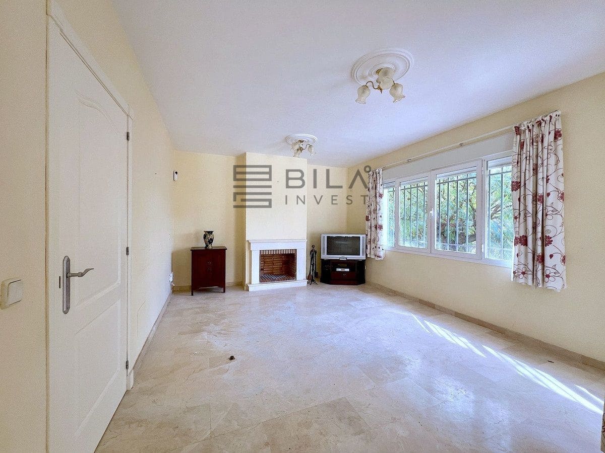 3 sovrum Villa till salu i Riviera del Sol med pool - 470 000 € (Ref: 9629529)