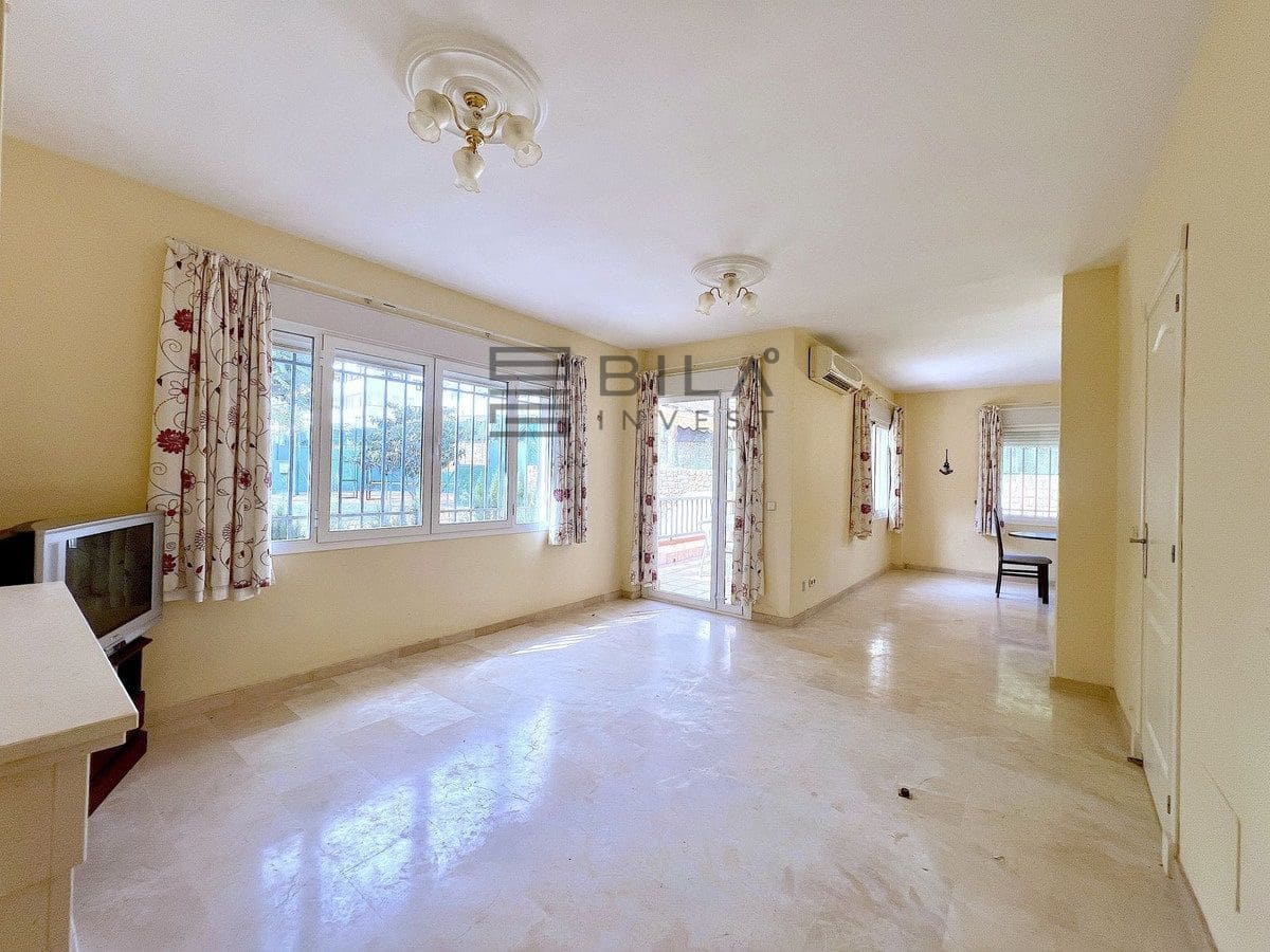 3 sovrum Villa till salu i Riviera del Sol med pool - 470 000 € (Ref: 9629529)