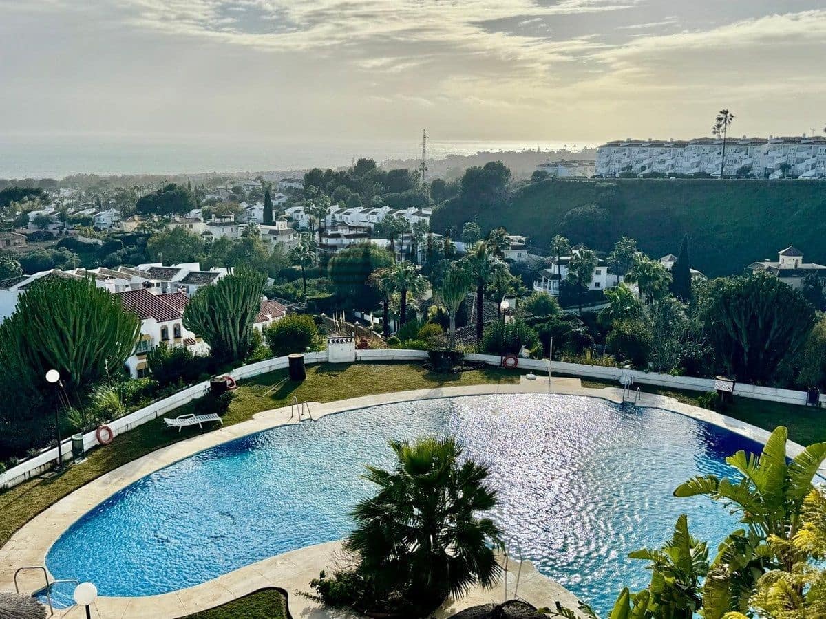 2 soveværelse Lejlighed til salg i Calahonda med swimmingpool garage - € 305.000 (Ref: 9629530)