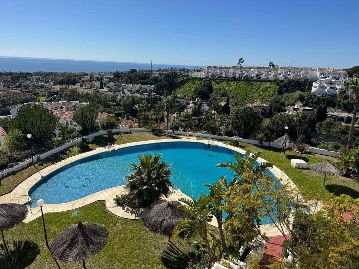 2 soveværelse Lejlighed til salg i Calahonda med swimmingpool garage - € 305.000 (Ref: 9629530)