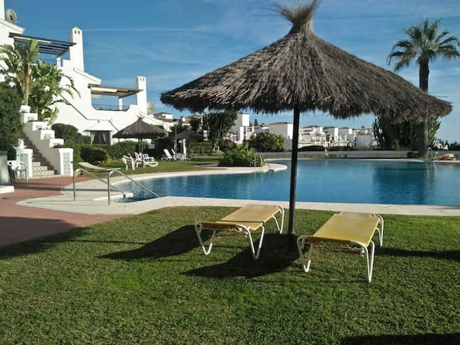 2 soveværelse Lejlighed til salg i Calahonda med swimmingpool garage - € 305.000 (Ref: 9629530)