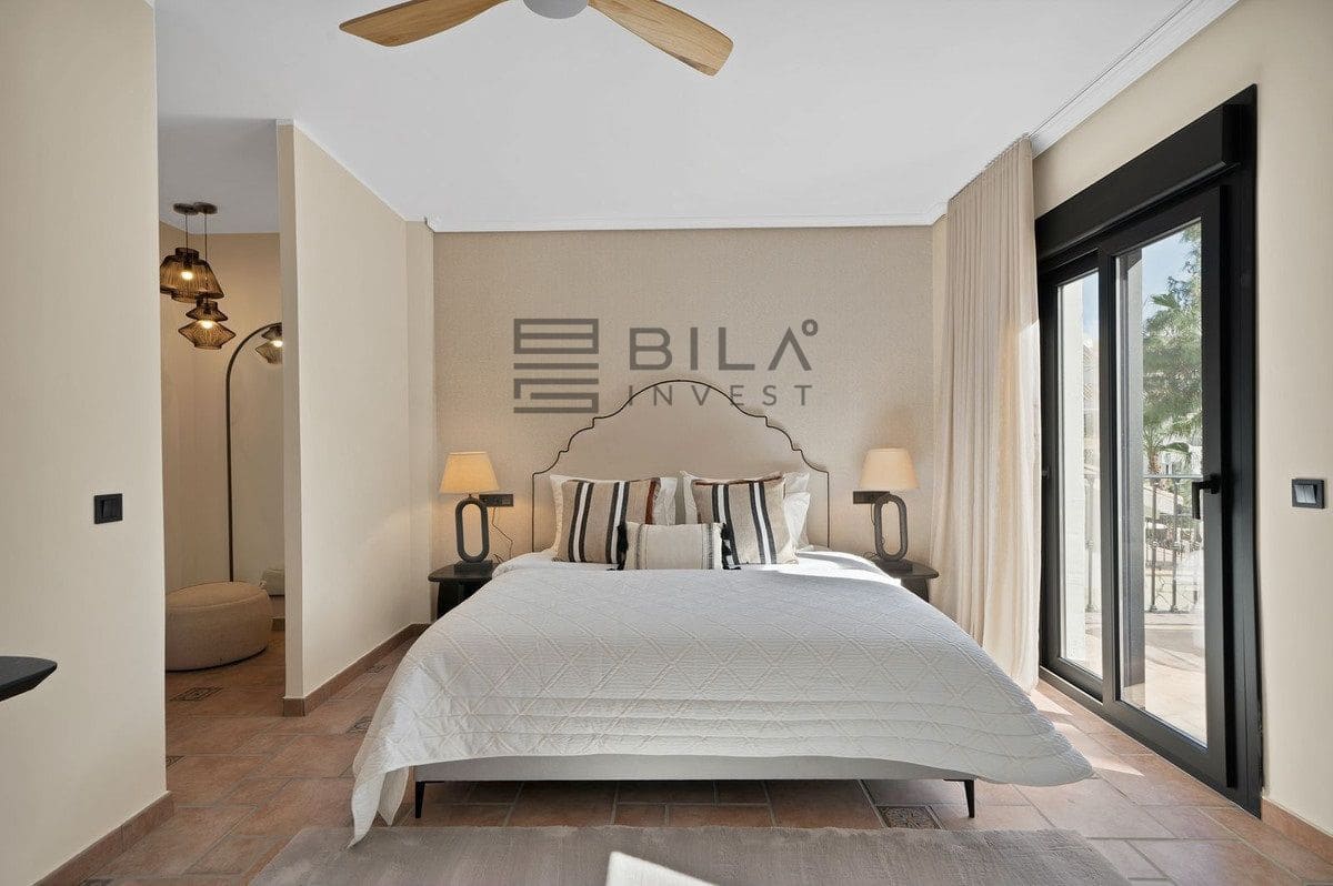 3 bedroom Villa for sale in Calahonda with pool garage - € 875,000 (Ref: 9633987)