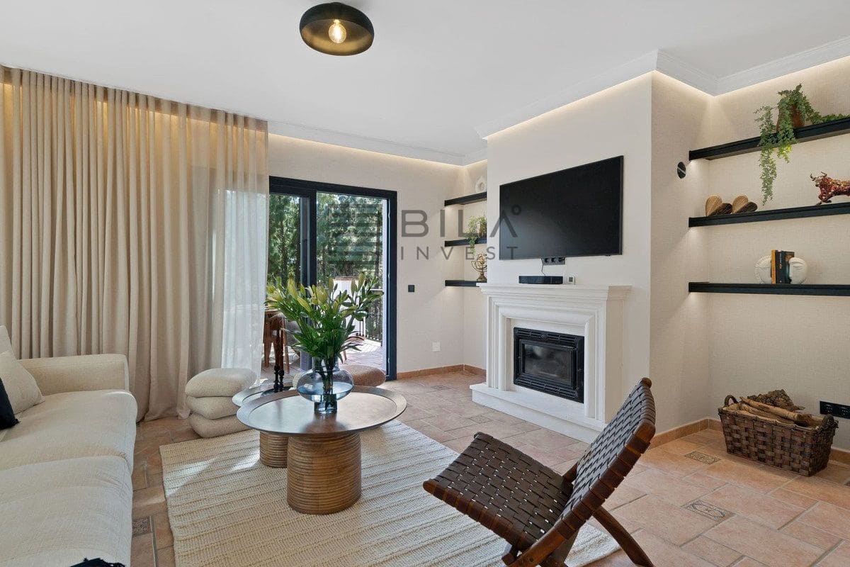 3 bedroom Villa for sale in Calahonda with pool garage - € 875,000 (Ref: 9633987)