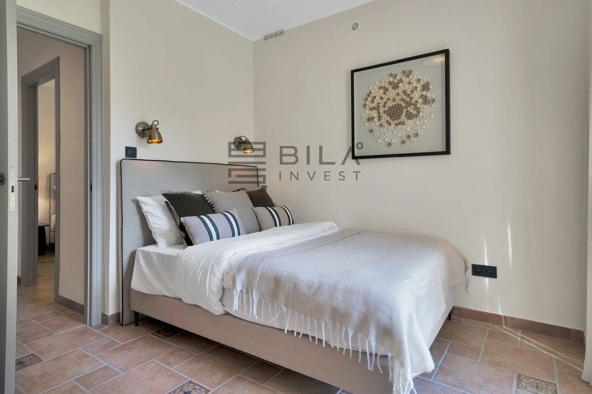 3 bedroom Villa for sale in Calahonda with pool garage - € 875,000 (Ref: 9633987)