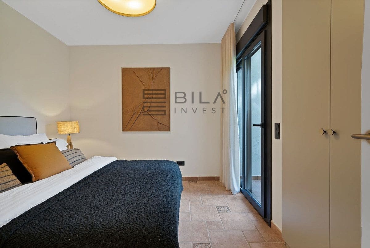 3 bedroom Villa for sale in Calahonda with pool garage - € 875,000 (Ref: 9633987)