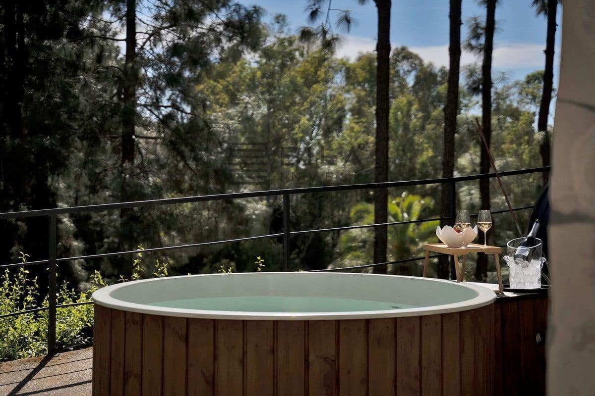 3 bedroom Villa for sale in Calahonda with pool garage - € 875,000 (Ref: 9633987)