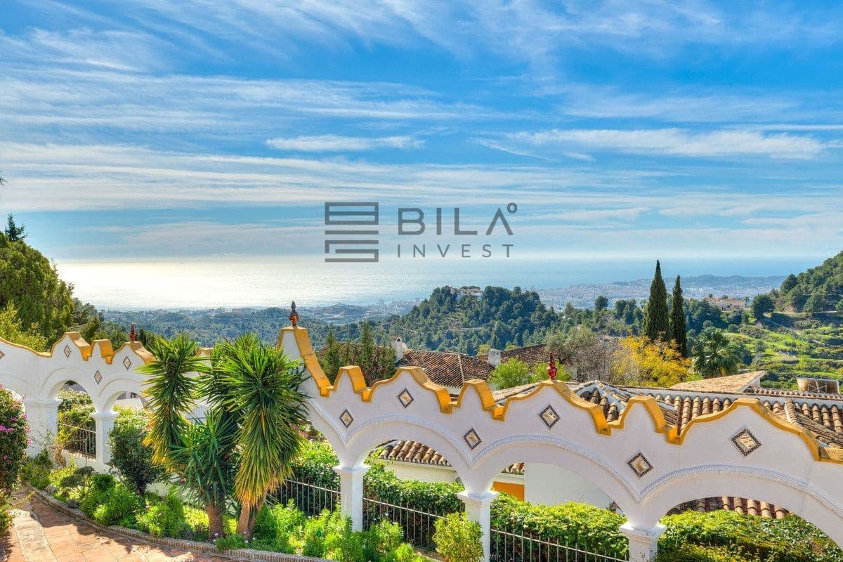 4 makuuhuone Huvila myytävänä paikassa Mijas mukana uima-altaan 
autotalli - 1 399 000 € (Ref: 9633990)