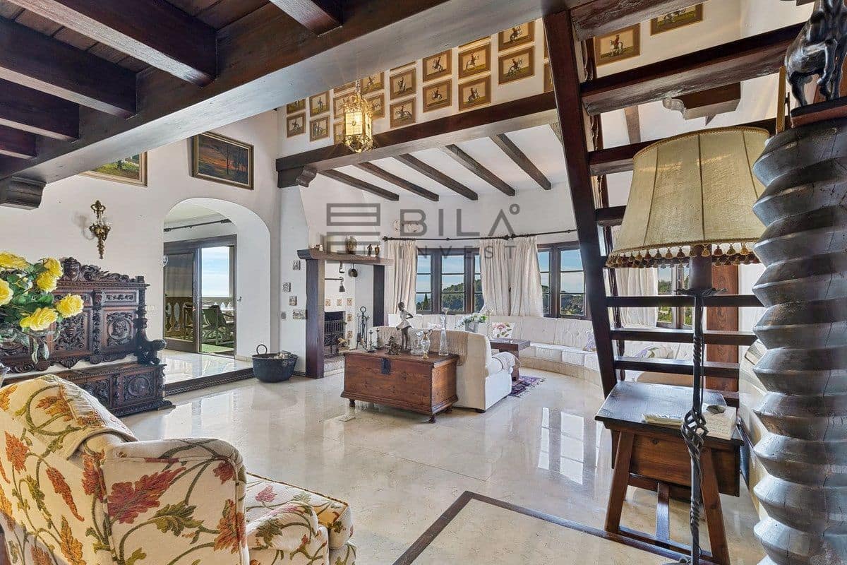 4 makuuhuone Huvila myytävänä paikassa Mijas mukana uima-altaan 
autotalli - 1 399 000 € (Ref: 9633990)