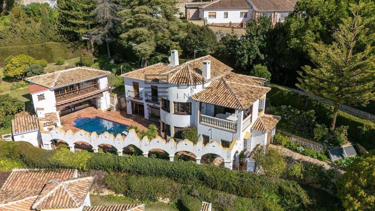 4 makuuhuone Huvila myytävänä paikassa Mijas mukana uima-altaan 
autotalli - 1 399 000 € (Ref: 9633990)