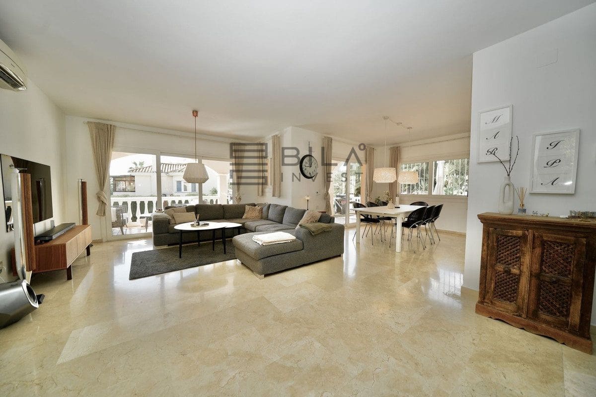 5 sovrum Villa till salu i La Capellania med pool garage - 995 000 € (Ref: 9633991)