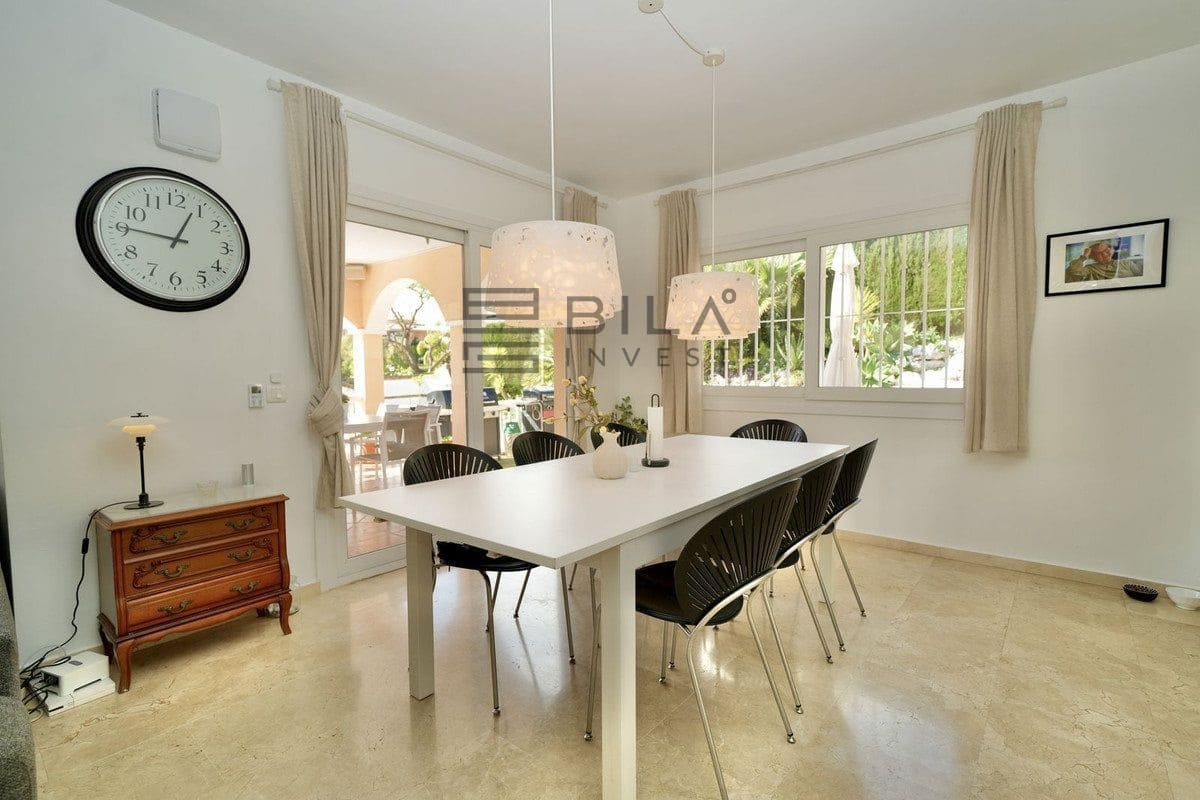 5 sovrum Villa till salu i La Capellania med pool garage - 995 000 € (Ref: 9633991)