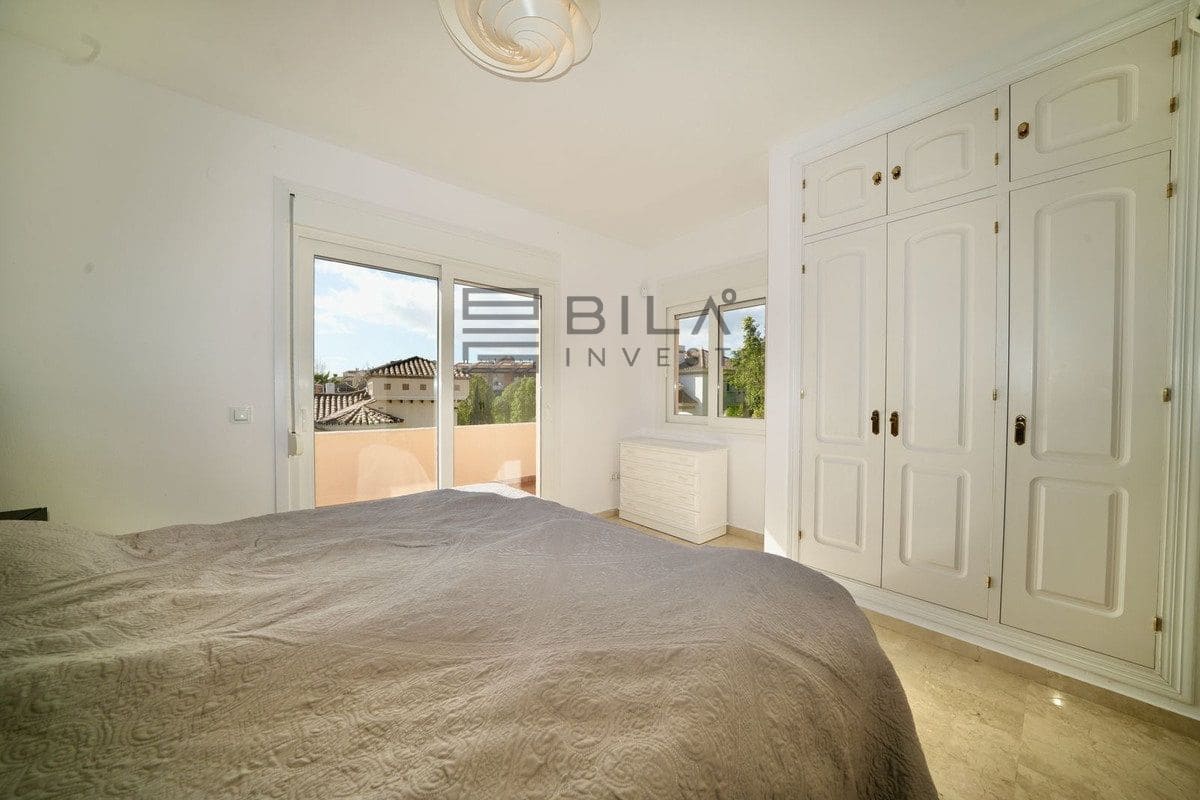 5 sovrum Villa till salu i La Capellania med pool garage - 995 000 € (Ref: 9633991)