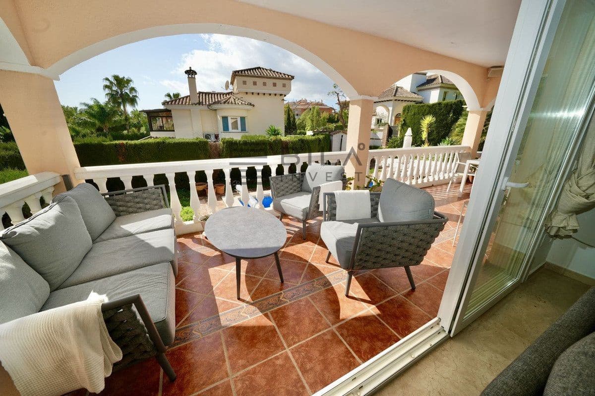 5 sovrum Villa till salu i La Capellania med pool garage - 995 000 € (Ref: 9633991)