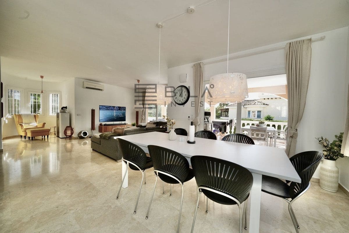 5 sovrum Villa till salu i La Capellania med pool garage - 995 000 € (Ref: 9633991)