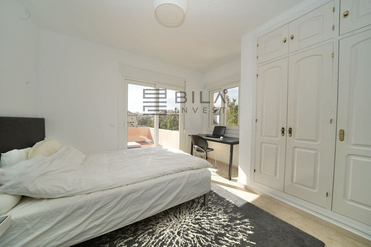 5 sovrum Villa till salu i La Capellania med pool garage - 995 000 € (Ref: 9633991)