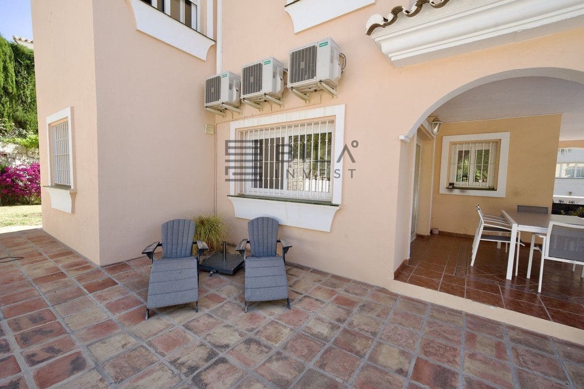 5 sovrum Villa till salu i La Capellania med pool garage - 995 000 € (Ref: 9633991)