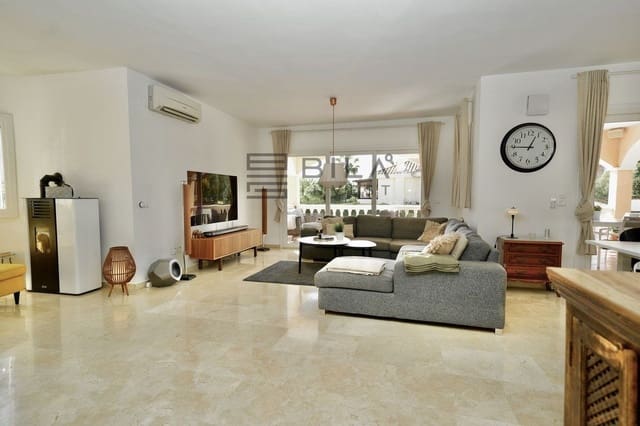 5 sovrum Villa till salu i La Capellania, Benalmádena med pool garage - 995 000 € (Ref: 9633991)
