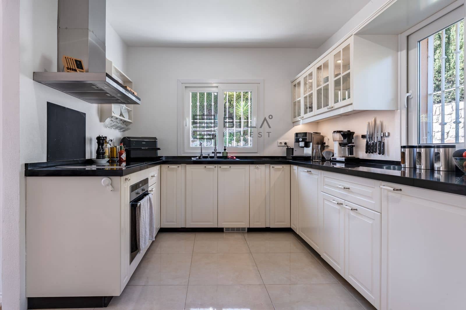 5 makuuhuone Huvila myytävänä paikassa La Capellania mukana uima-altaan 
autotalli - 995 000 € (Ref: 9633991)