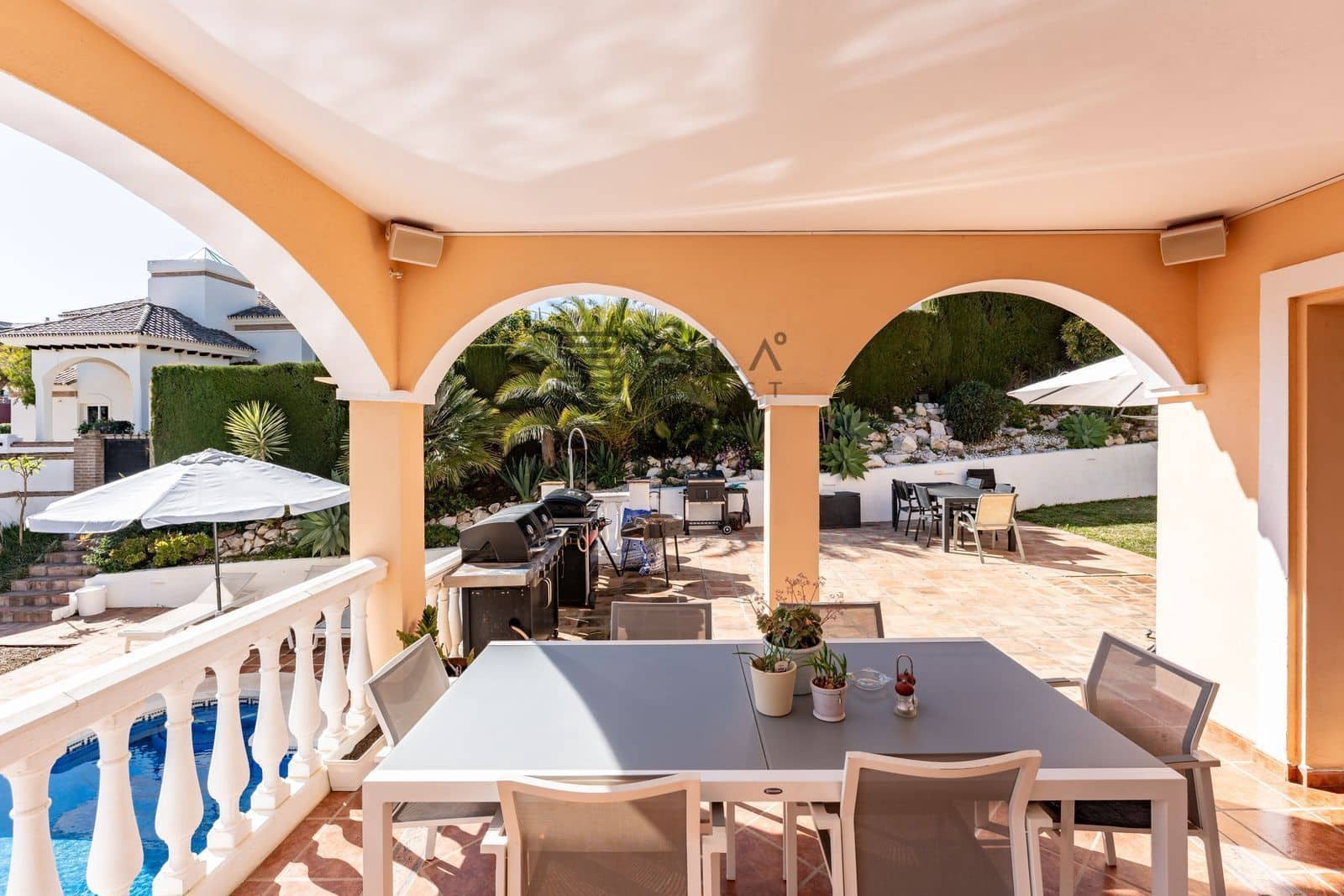 5 makuuhuone Huvila myytävänä paikassa La Capellania mukana uima-altaan 
autotalli - 995 000 € (Ref: 9633991)