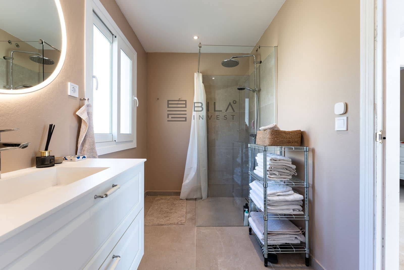 5 makuuhuone Huvila myytävänä paikassa La Capellania mukana uima-altaan 
autotalli - 995 000 € (Ref: 9633991)