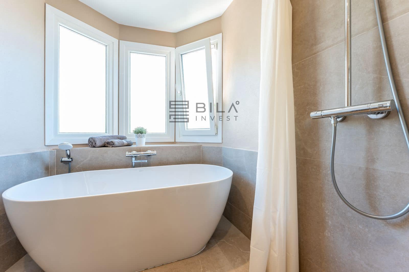 5 makuuhuone Huvila myytävänä paikassa La Capellania mukana uima-altaan 
autotalli - 995 000 € (Ref: 9633991)