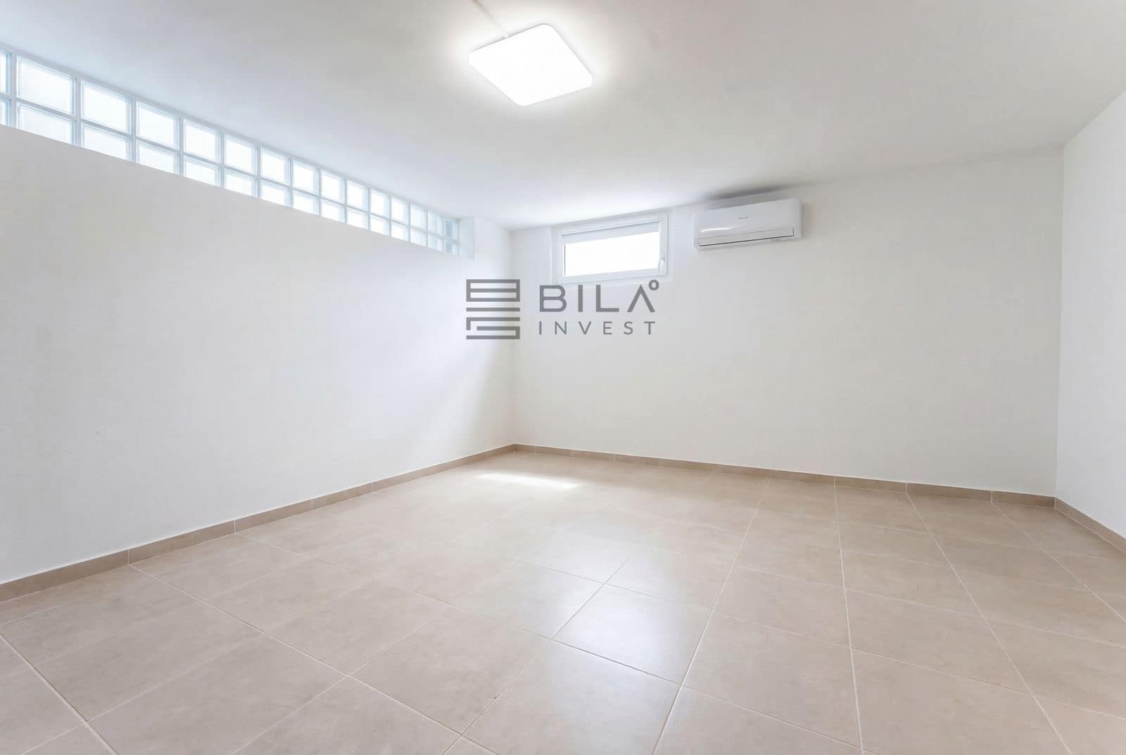 5 makuuhuone Huvila myytävänä paikassa La Capellania mukana uima-altaan 
autotalli - 995 000 € (Ref: 9633991)