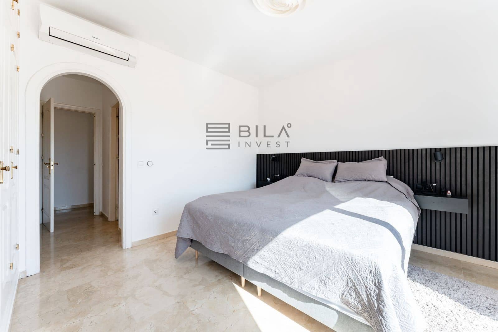 5 makuuhuone Huvila myytävänä paikassa La Capellania mukana uima-altaan 
autotalli - 995 000 € (Ref: 9633991)