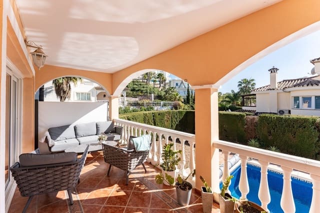 5 bedroom Villa for sale in La Capellania, Benalmádena with pool garage - € 995,000 (Ref: 9633991)