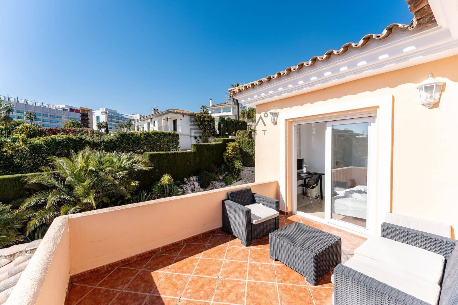 5 makuuhuone Huvila myytävänä paikassa La Capellania mukana uima-altaan 
autotalli - 995 000 € (Ref: 9633991)