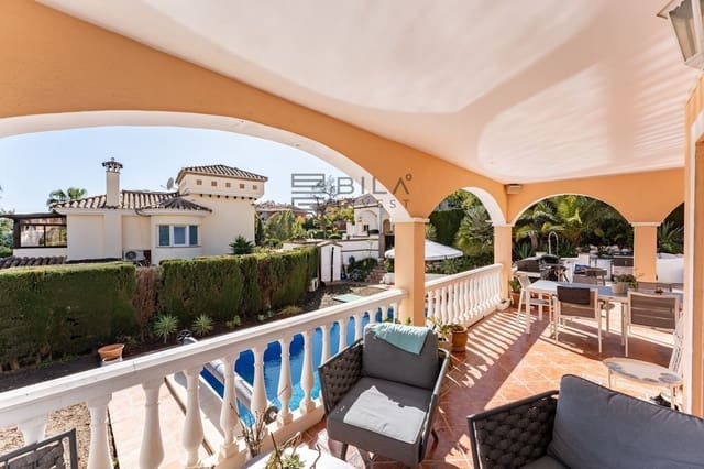 5 bedroom Villa for sale in La Capellania, Benalmádena with pool garage - € 995,000 (Ref: 9633991)