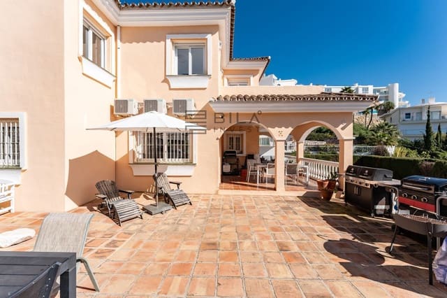 5 bedroom Villa for sale in La Capellania, Benalmádena with pool garage - € 995,000 (Ref: 9633991)