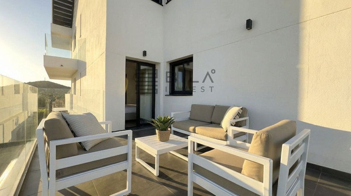 4 soveværelse Lejlighed til salg i Mijas Costa med swimmingpool garage - € 465.000 (Ref: 9636282)