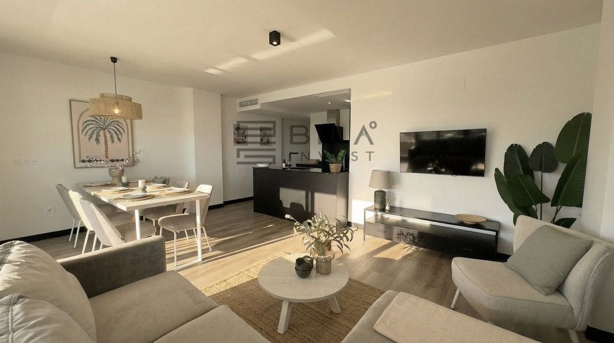 4 soveværelse Lejlighed til salg i Mijas Costa med swimmingpool garage - € 465.000 (Ref: 9636282)