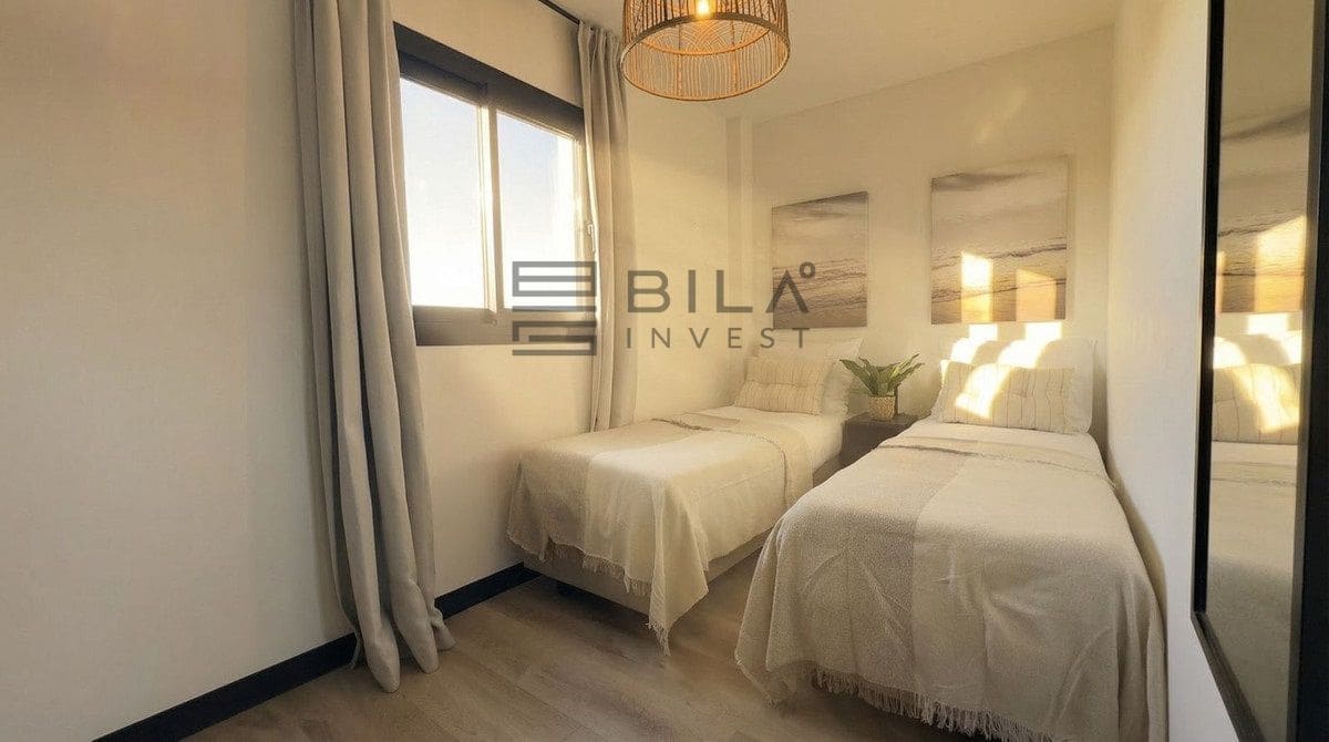 4 soveværelse Lejlighed til salg i Mijas Costa med swimmingpool garage - € 465.000 (Ref: 9636282)