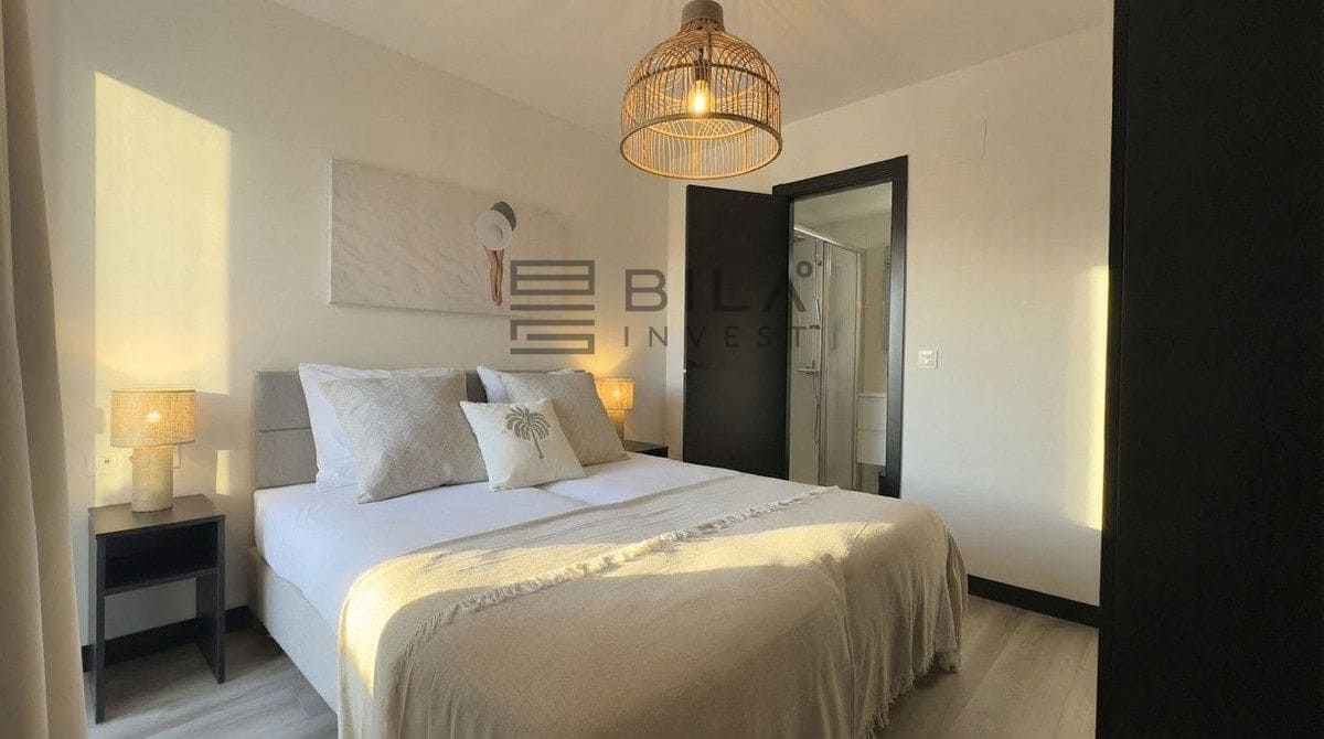 4 soveværelse Lejlighed til salg i Mijas Costa med swimmingpool garage - € 465.000 (Ref: 9636282)