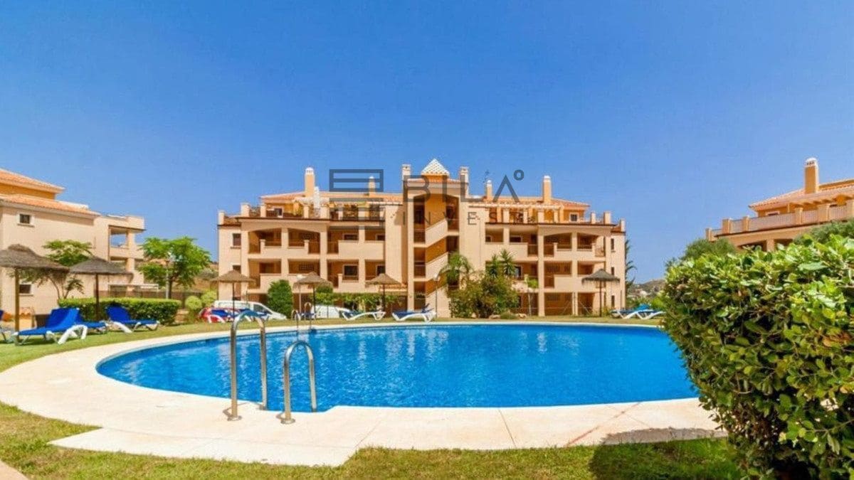 2 bedroom Flat for sale in La Cala de Mijas with pool garage - € 265,000 (Ref: 9636284)