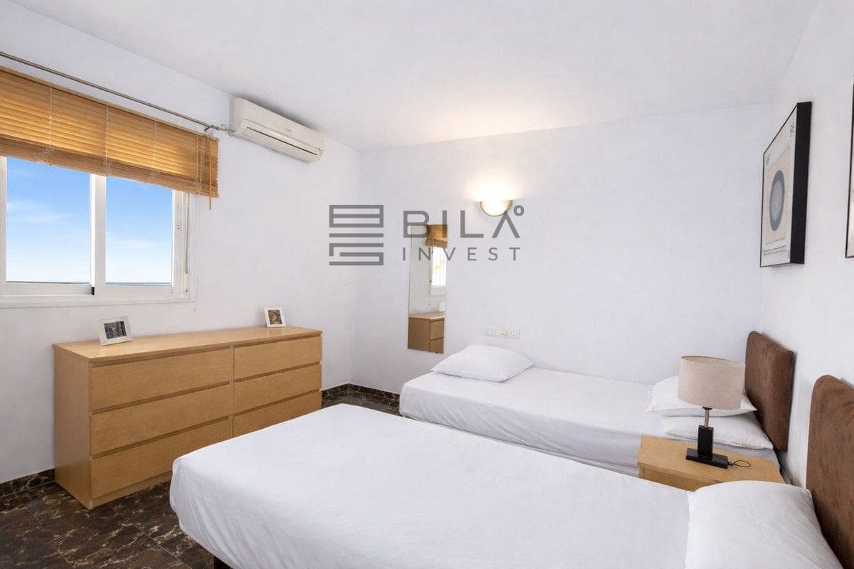 2 slaapkamer Flat te koop in Carvajal met zwembad garage - € 350.000 (Ref: 9636285)