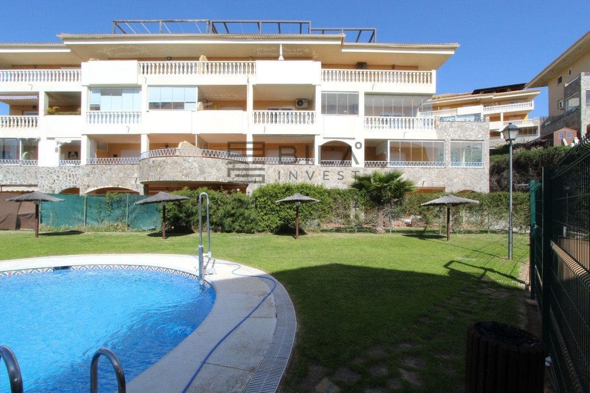 2 slaapkamer Flat te koop in Carvajal met zwembad garage - € 350.000 (Ref: 9636285)