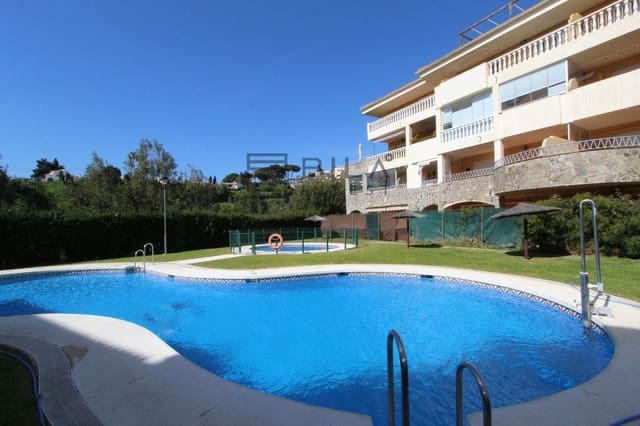 2 slaapkamer Flat te koop in Carvajal, Fuengirola met zwembad garage - € 350.000 (Ref: 9636285)