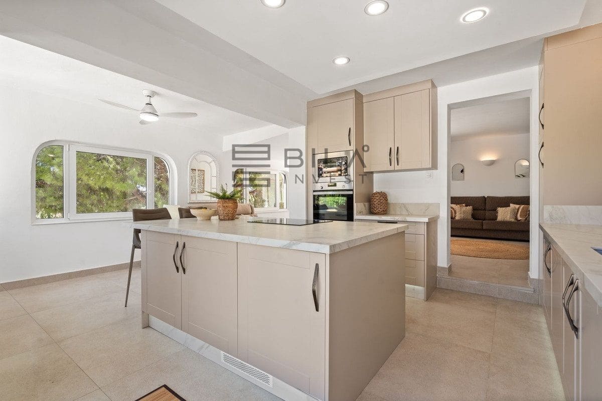 3 sovrum Villa till salu i Fuengirola med pool garage - 1 275 000 € (Ref: 9639870)