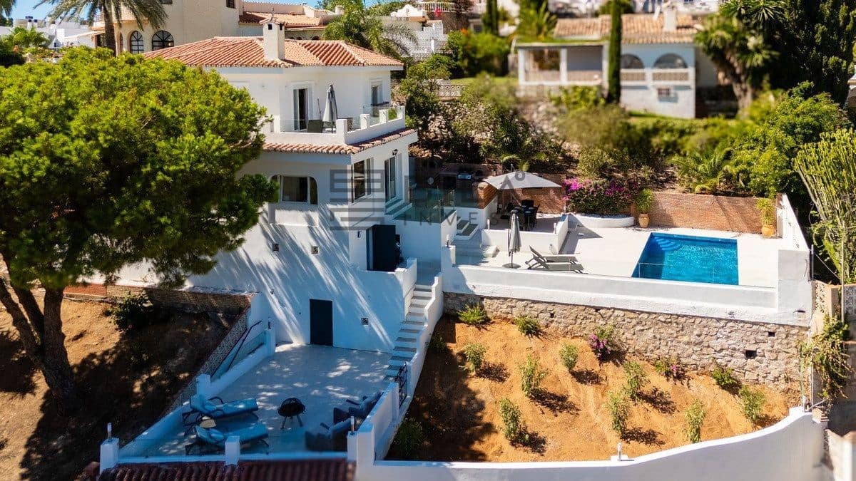 3 sovrum Villa till salu i Fuengirola med pool garage - 1 275 000 € (Ref: 9639870)