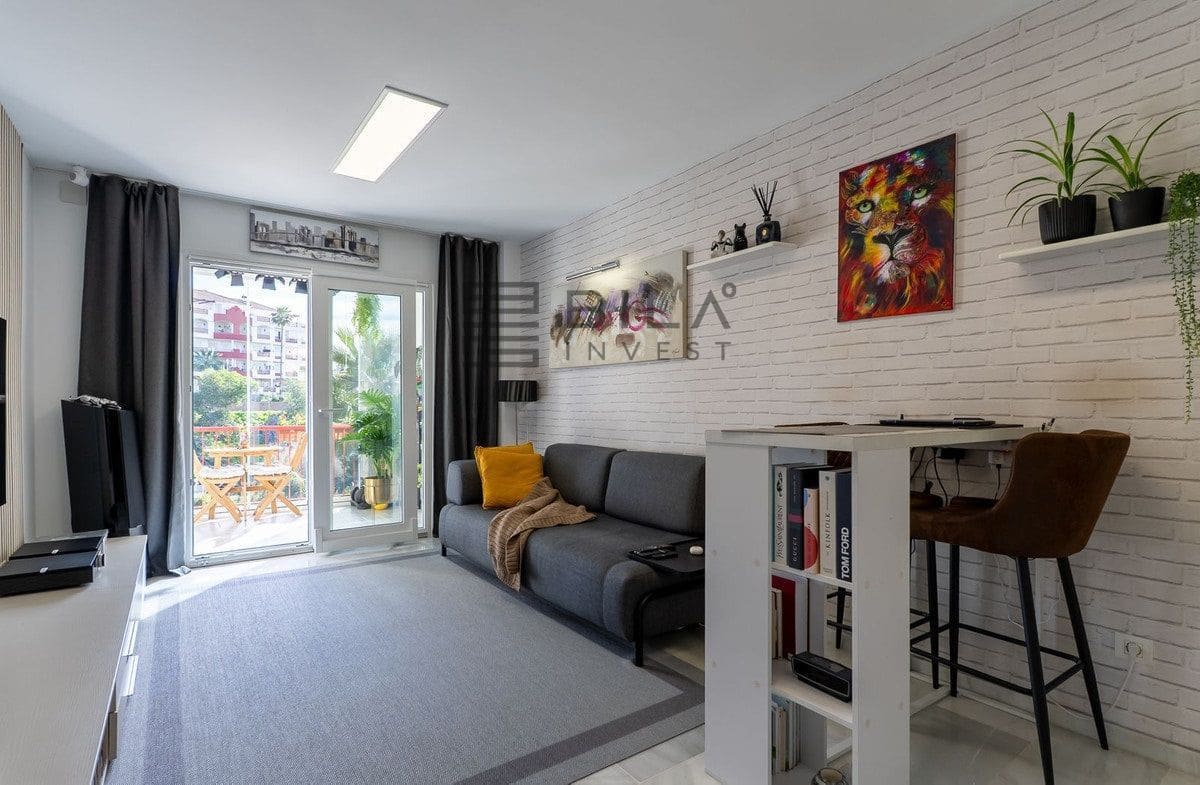 2 Zimmer Wohnung zu verkaufen in Riviera del Sol mit Pool Garage - 320.000 € (Ref: 9639871)