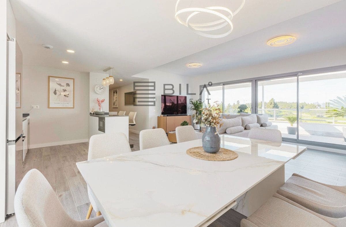 4 slaapkamer Penthouse te koop in El Chaparral met zwembad - € 1.070.000 (Ref: 9639874)