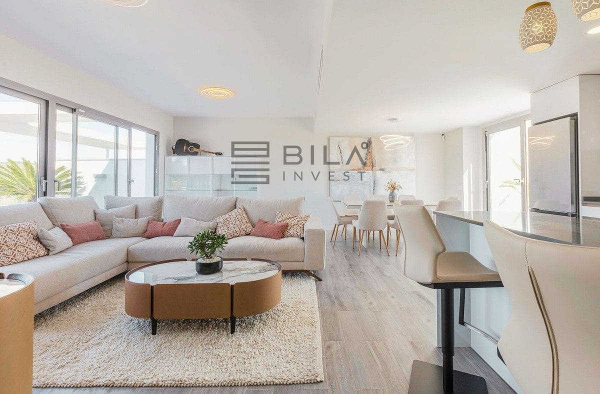 4 slaapkamer Penthouse te koop in El Chaparral met zwembad - € 1.070.000 (Ref: 9639874)