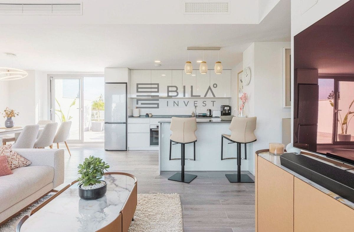 4 slaapkamer Penthouse te koop in El Chaparral met zwembad - € 1.070.000 (Ref: 9639874)