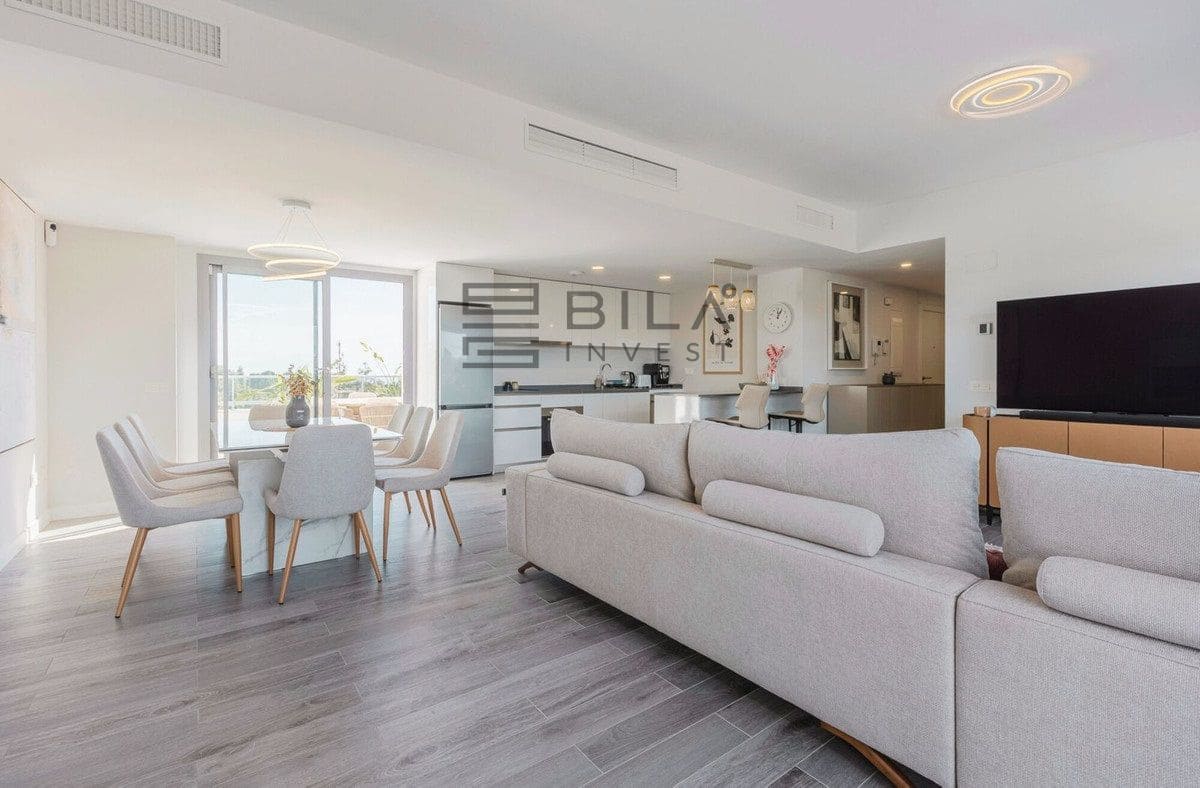 4 slaapkamer Penthouse te koop in El Chaparral met zwembad - € 1.070.000 (Ref: 9639874)