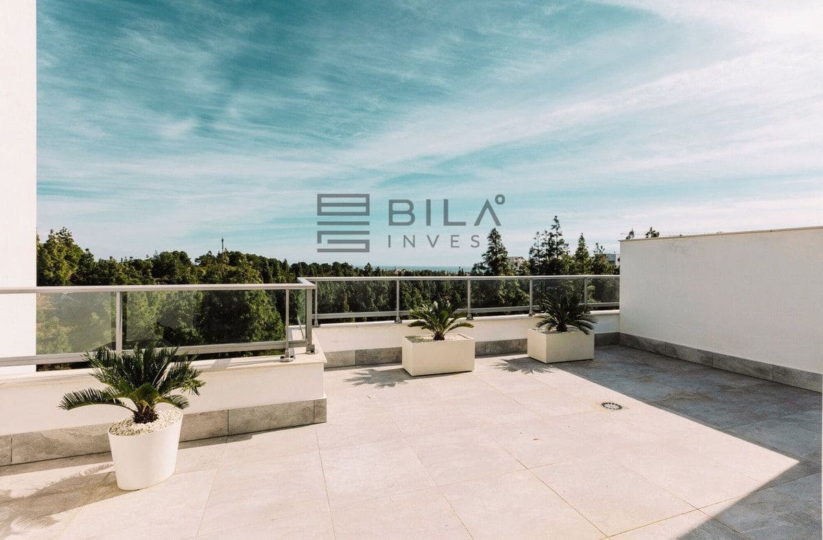 4 slaapkamer Penthouse te koop in El Chaparral met zwembad - € 1.070.000 (Ref: 9639874)