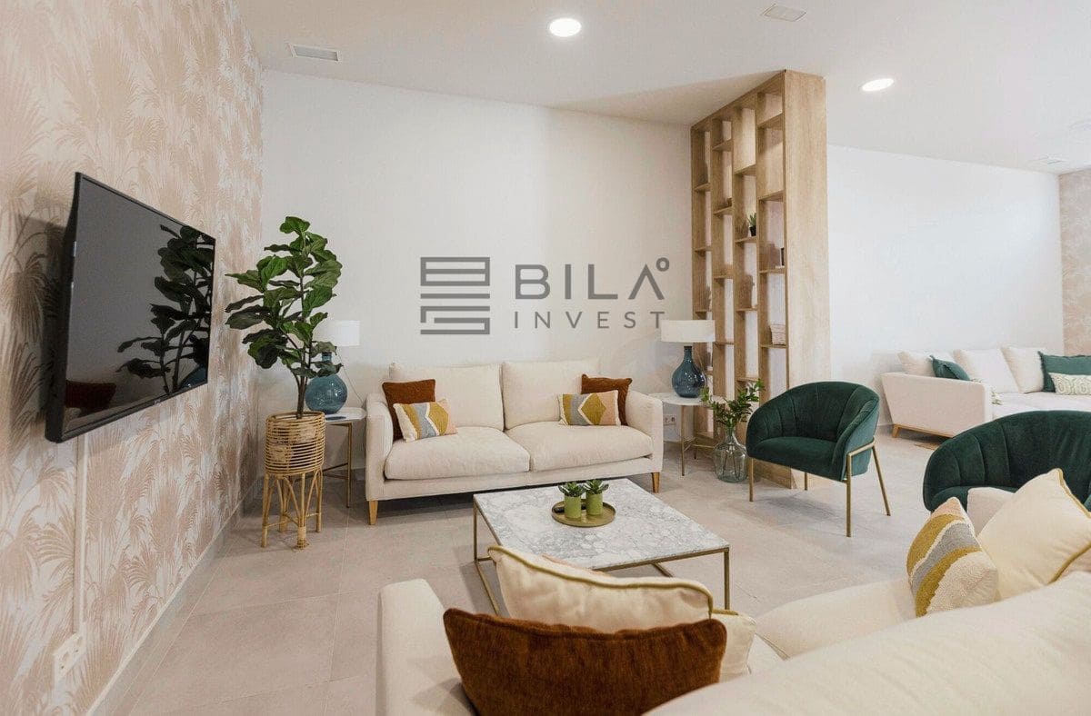 4 slaapkamer Penthouse te koop in El Chaparral met zwembad - € 1.070.000 (Ref: 9639874)