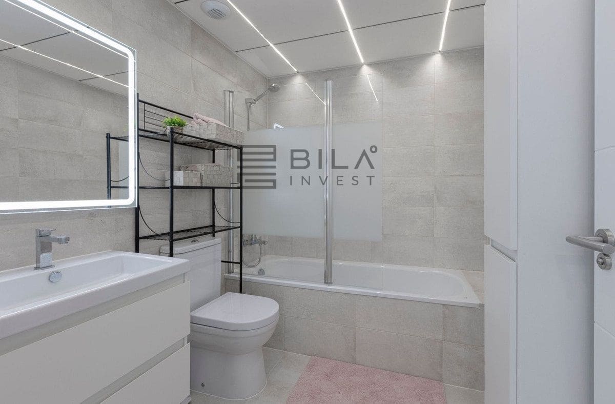 4 slaapkamer Penthouse te koop in El Chaparral met zwembad - € 1.070.000 (Ref: 9639874)